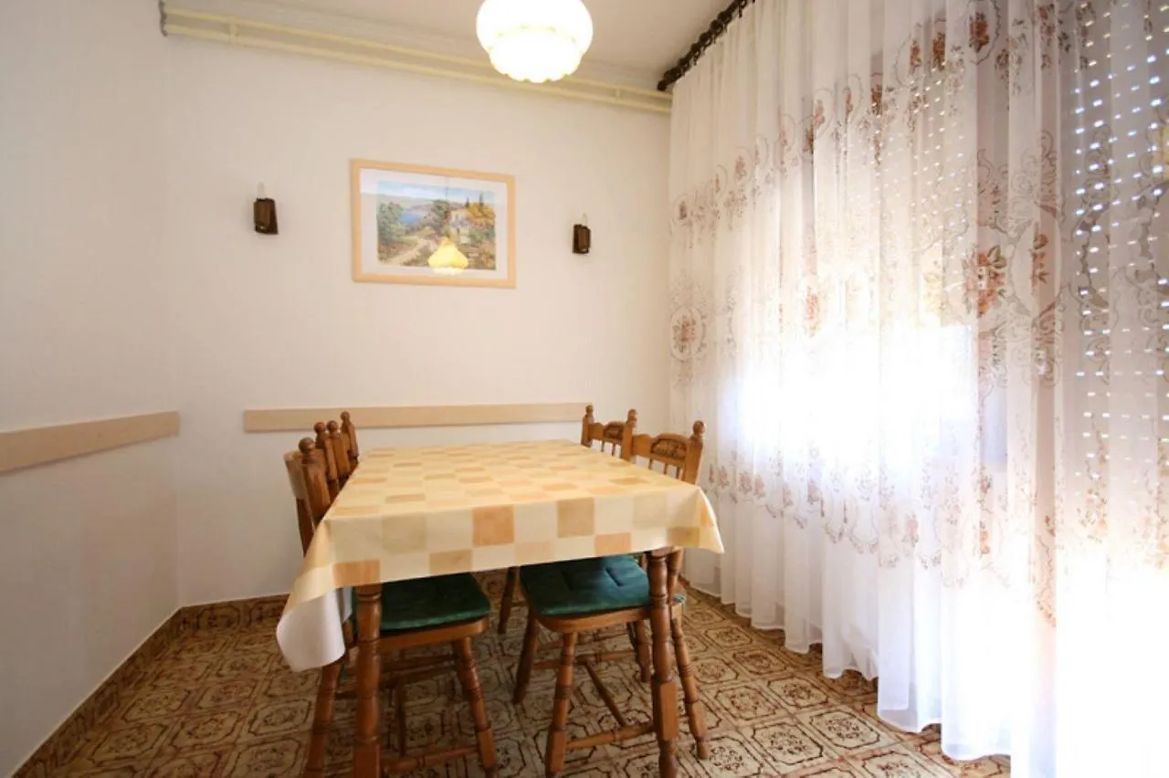 Nur 450 Meter Zum Feinkieselstrand Baska  Apartment Baska (Krk)