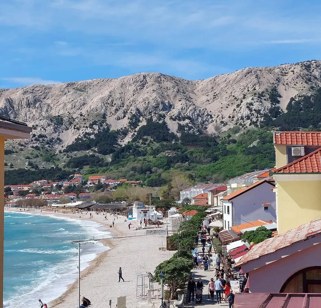 Nur 450 Meter Zum Feinkieselstrand Baska  Croatia